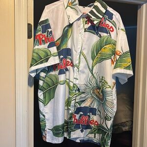 Men’s button down Philadelphia Phillies shirt